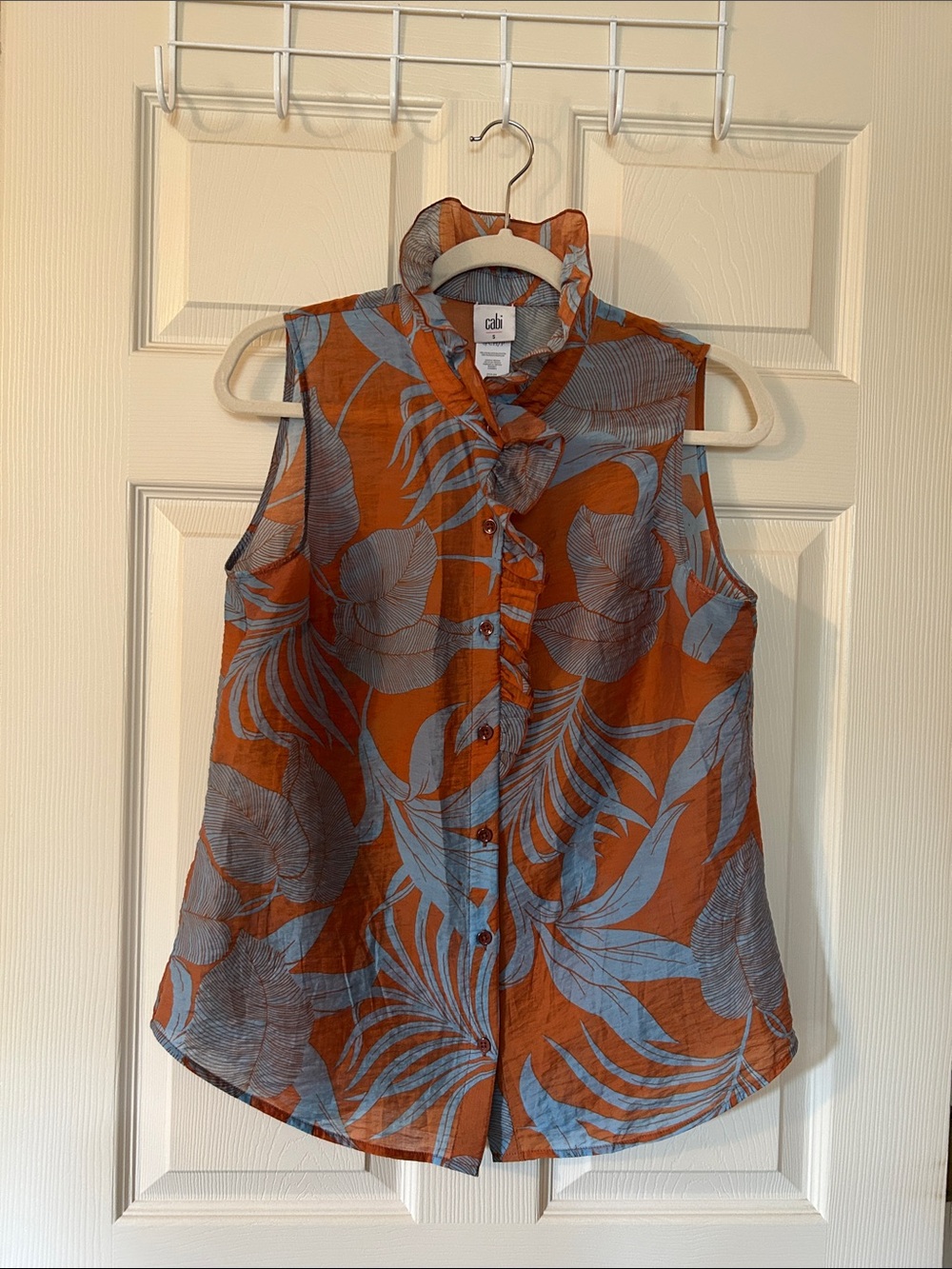 CAbi Rust & Light Blue Tropical Leaf Sleeveless Button-Front Top